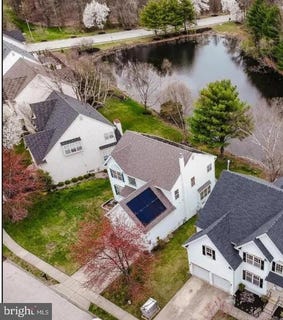 /international/us/14-wood-view-drive-mount-laurel-nj-110101215150/
