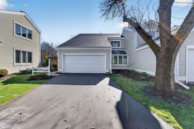 /international/us/12-oak-creek-trail-madison-wi-110106140851/