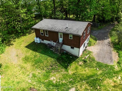 /international/us/1631-s-old-post-road-castleton-on-hudson-ny-110108586961/