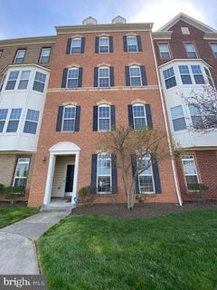 /international/us/9461-stonewall-road-manassas-va-110107576163/
