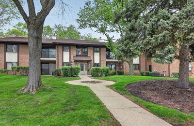 /international/us/8212-anchor-drive-woodridge-il-110107664499/