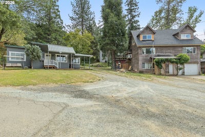 /international/us/591-mill-st-canyonville-or-110108571606/