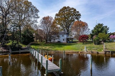 /international/us/150-east-harbor-drive-reedville-va-110098834292/