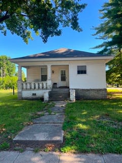 /international/us/521-east-palm-street-roodhouse-il-110108819733/