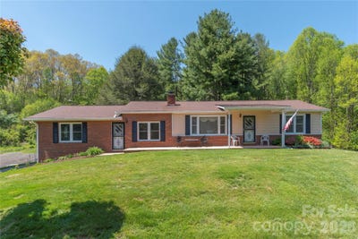 /international/us/96-tower-lane-waynesville-nc-110105335163/