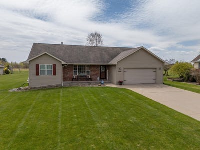 /international/us/2850-flagstone-lane-wausau-wi-110107983389/
