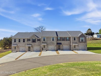 /international/us/8936-keenberg-lane-knoxville-tn-110108224642/