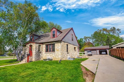 /international/us/203-s-whiton-street-whitewater-wi-110108063406/