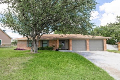 /international/us/810-s-clear-street-san-saba-tx-110097114463/