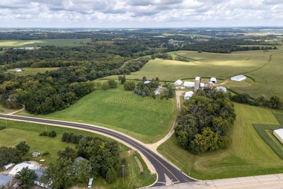 /international/us/2542-county-road-p-verona-wi-110105332676/