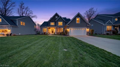 /international/us/32646-albion-drive-avon-lake-oh-110108493217/