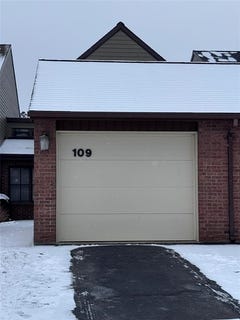 /international/us/109-patio-drive-endicott-ny-110105257247/