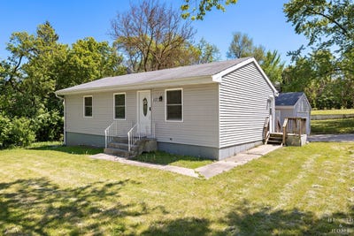 /international/us/502-e-oak-street-lake-in-the-hills-il-110108204589/