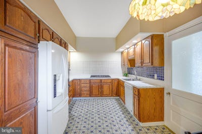 /international/us/608-washington-lane-jenkintown-pa-110106785217/