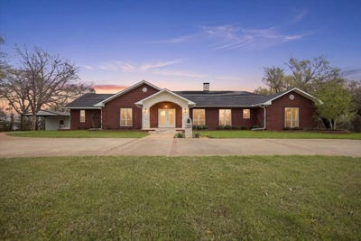 /international/us/1609-old-nacogdoches-road-henderson-tx-110106252422/