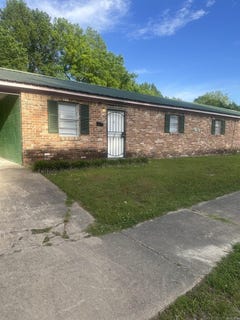 /international/us/1107-s-cypress-street-pine-bluff-ar-110108141114/