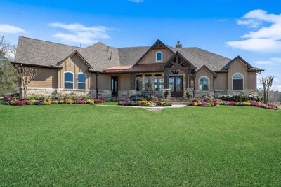 /international/us/40-stewart-road-new-waverly-tx-110106948453/