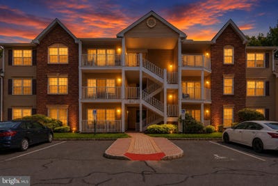 /international/us/85-cheverny-court-hamilton-nj-110109659914/
