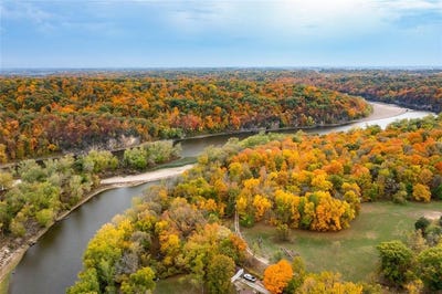 /international/us/757-palisades-access-road-ely-ia-110097628128/?lang=en