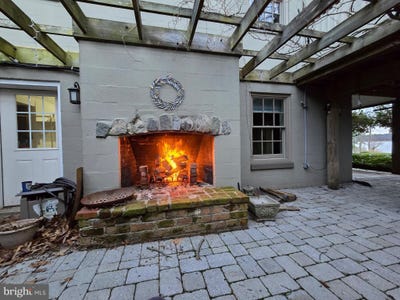 /international/us/441-benton-point-rd-tappahannock-va-110101330542/?lang=en