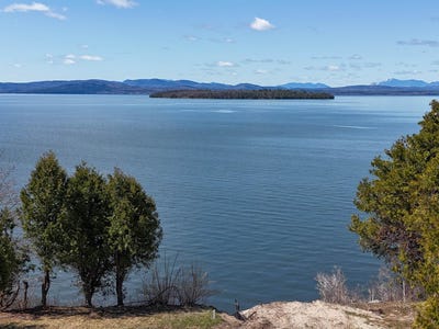 /international/us/41-lake-drive-south-hero-vt-110098962751/?lang=en