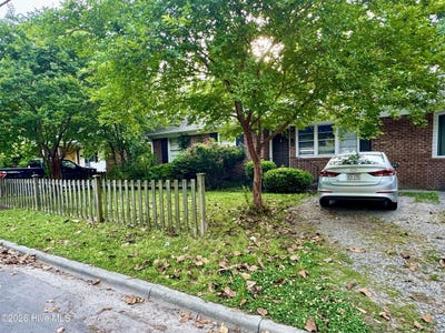 /international/us/102-n-meade-street-greenville-nc-110106342253/