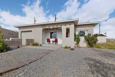 /international/us/1011-calle-sierra-vista-espanola-nm-110107392192/