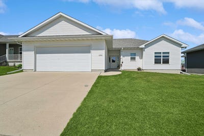 /international/us/1302-se-1st-street-waverly-ia-110108470664/