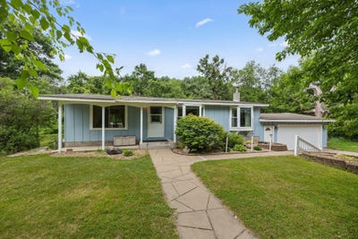 /international/us/5240-318th-street-stacy-mn-110109115866/