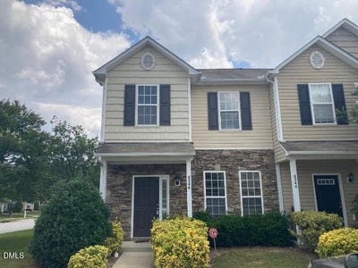 /international/us/8346-glenwood-springs-court-raleigh-nc-110107926855/