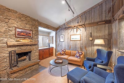 /international/us/3730-n-lake-creek-drive-wilson-wy-110104540483/