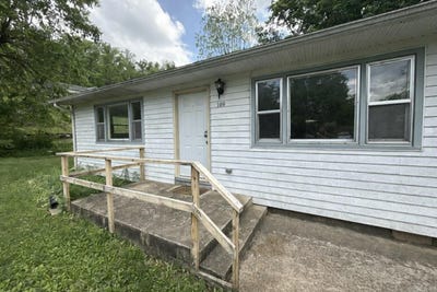 /international/us/109-college-st-van-buren-mo-110107999524/