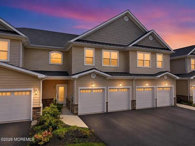 /international/us/109-hedgerow-lane-manalapan-nj-110107859455/