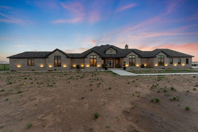 /international/us/1887-county-road-levelland-tx-110093725082/
