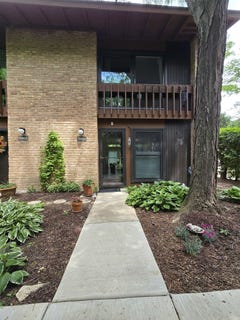 /international/us/5961-meadow-drive-lisle-il-110108542394/