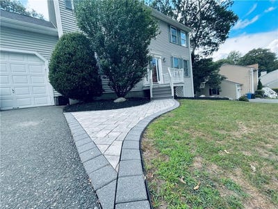 /international/us/20-canton-court-cranston-ri-110100091271/