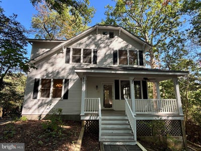 /international/us/235-oak-point-drive-lancaster-va-110120626774/
