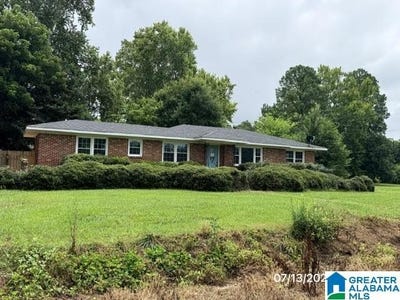 /international/us/18-church-street-thorsby-al-110119412935/