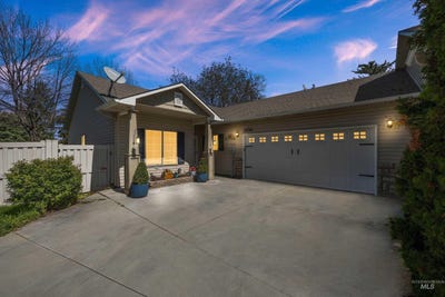 /international/us/1574-n-wintertree-avenue-meridian-id-110107510686/