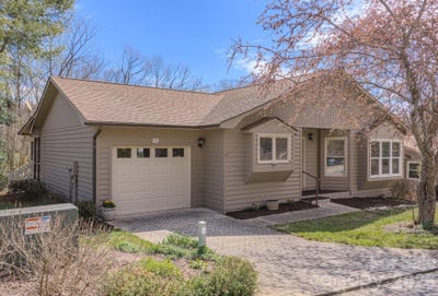 /international/us/4-hedgerose-court-asheville-nc-110106987476/