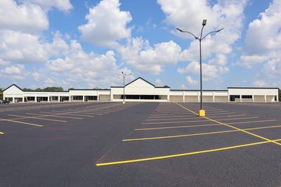 /international/us/3801-n-ross-clark-circle-dothan-al-110086864892/
