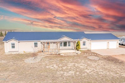 /international/us/14903-cochise-street-williston-nd-110106983766/
