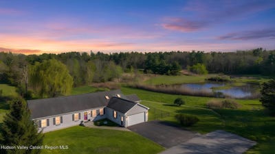 /international/us/25-spada-drive-saugerties-ny-110107889472/