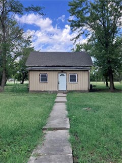 /international/us/108-w-kansas-avenue-blue-mound-ks-110110078607/