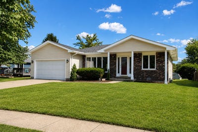 /international/us/5111-springdale-lane-mchenry-il-110108766978/