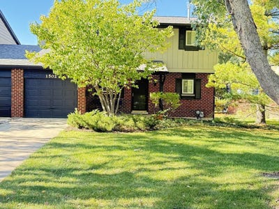 /international/us/1502-blackburn-street-wheaton-il-110120755135/