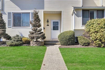 /international/us/415-middlewood-road-middletown-nj-110108109177/