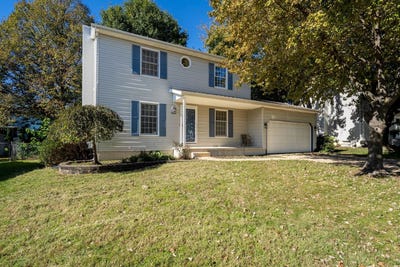 /international/us/2204-park-place-drive-bloomington-il-110120720310/