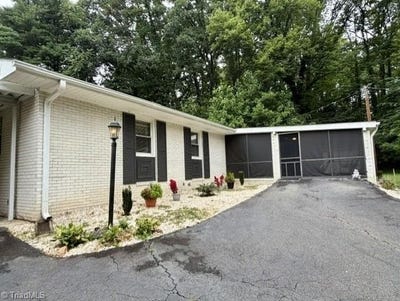 /international/us/125-florida-avenue-mount-airy-nc-110106326756/