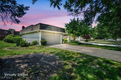 /international/us/19221-briarwood-lane-unit-6-1-strongsville-oh-110100211923/